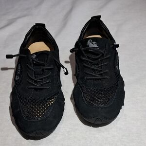 Dbeck Trail Shoes. Black. Size 39. NWOT.‎